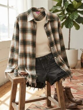Francesca's Collections Plaid Button-Down Shirt in White, Brown & Green